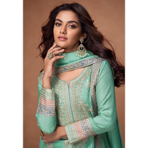 Elegant Pink Embroidered Suit - Picture 4 of 10